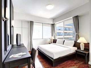Apartamento en alquiler de 3 habitaciones en Khlong Toei, Bangkok