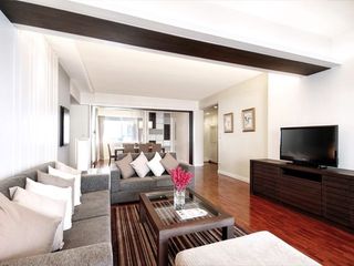 Apartamento en alquiler de 3 habitaciones en Khlong Toei, Bangkok