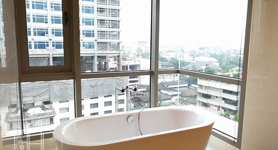 For rent 3 ベッドルーム condo in Watthana, Bangkok