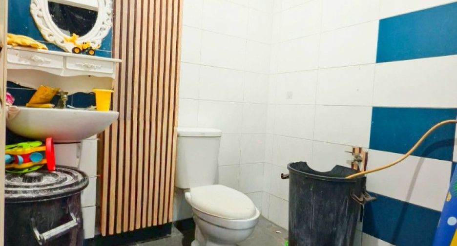 For sale 2 bedrooms townhouse in Mueang Samut Sakhon, Samut Sakhon