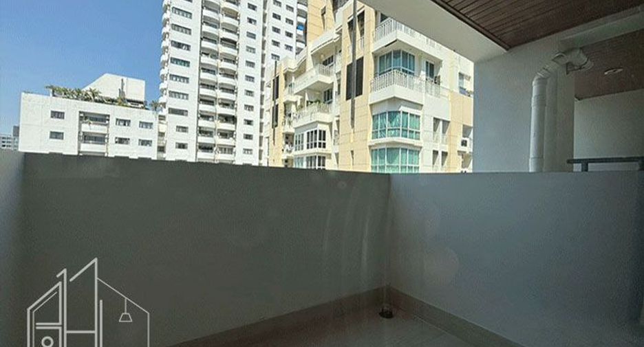 À louer 3 chambres condo à Khlong Toei, Bangkok