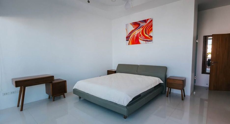 For rent and for sale 5 bedrooms villa in Mueang Phuket, Phuket