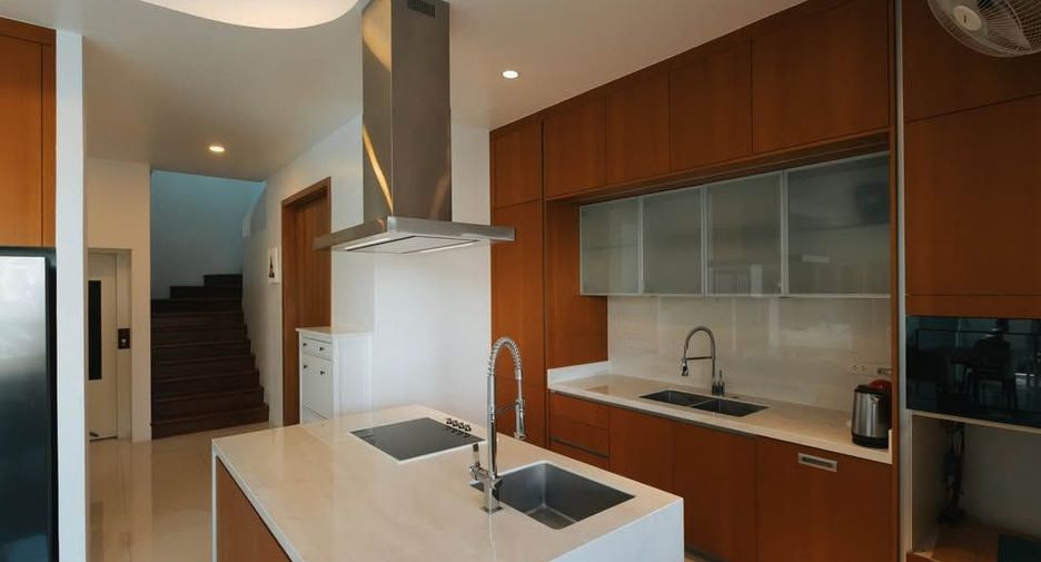 For rent and for sale 5 bedrooms villa in Mueang Phuket, Phuket