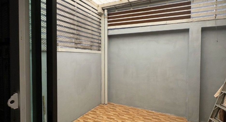 For sale 3 bedrooms townhouse in Bueng Kum, Bangkok