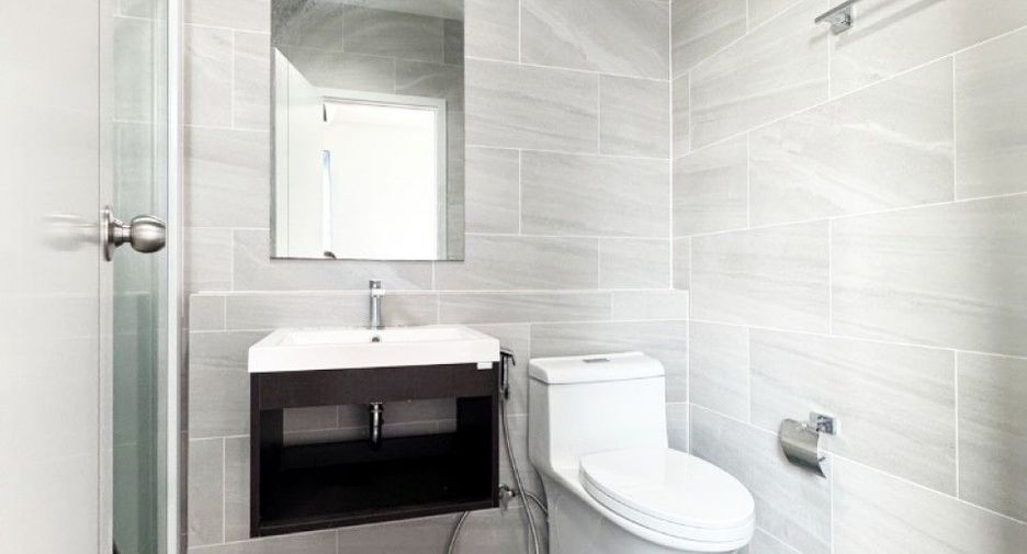 For sale 3 bedrooms townhouse in Bueng Kum, Bangkok