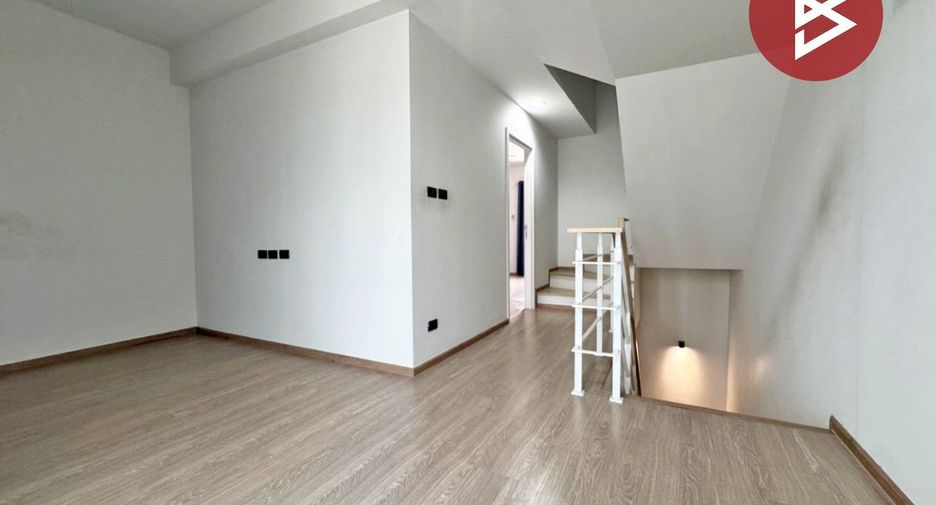 For sale 3 bedrooms townhouse in Bueng Kum, Bangkok
