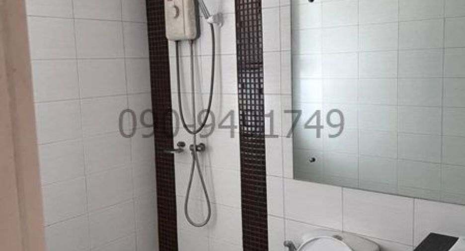 For rent 3 bedrooms townhouse in Bang Kapi, Bangkok