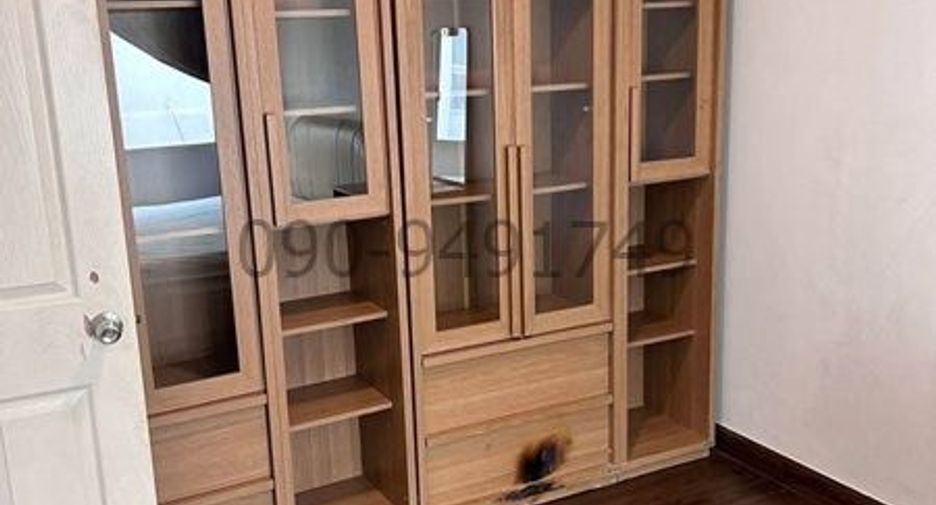 For rent 3 bedrooms townhouse in Bang Kapi, Bangkok