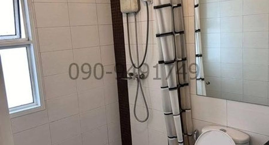 For rent 3 bedrooms townhouse in Bang Kapi, Bangkok