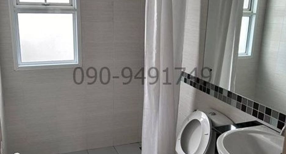 For rent 3 bedrooms townhouse in Bang Kapi, Bangkok