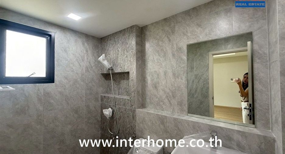 For sale 3 bedrooms townhouse in Bang Na, Bangkok