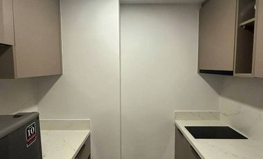 出售 1 卧室 公寓 在 Huai Khwang, 曼谷