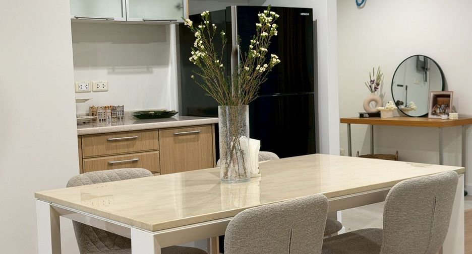 Condo en venta de 2 habitaciones en Yan Nawa, Bangkok