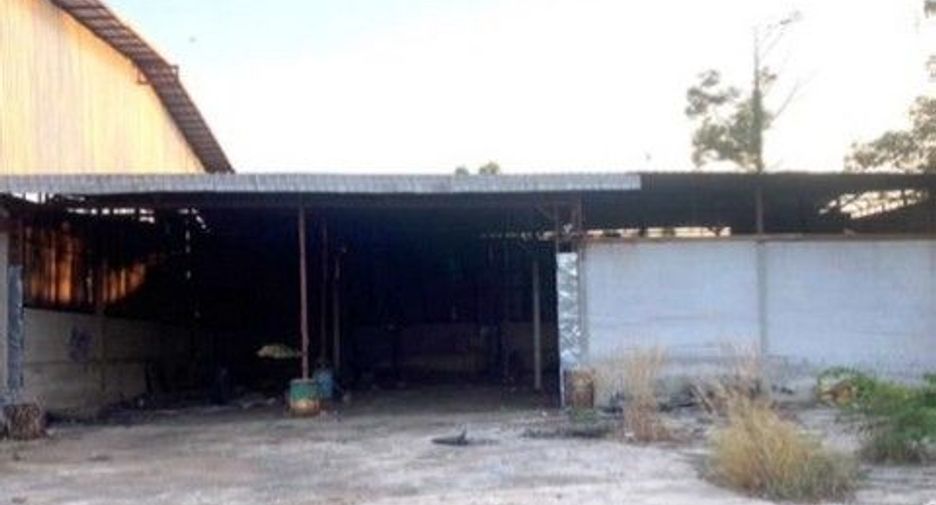 À vendre 1 chambre entrepôt à Sanom, Surin