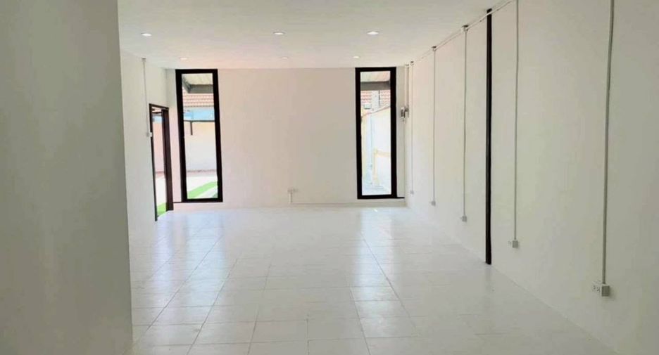 For rent 5 bedrooms house in Bang Lamung, Chonburi