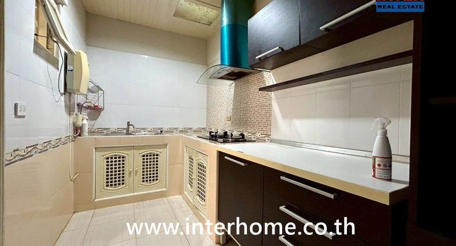Reihenhaus zum Kauf mit 3 Zimmer in Bang Phli, Samut Prakan