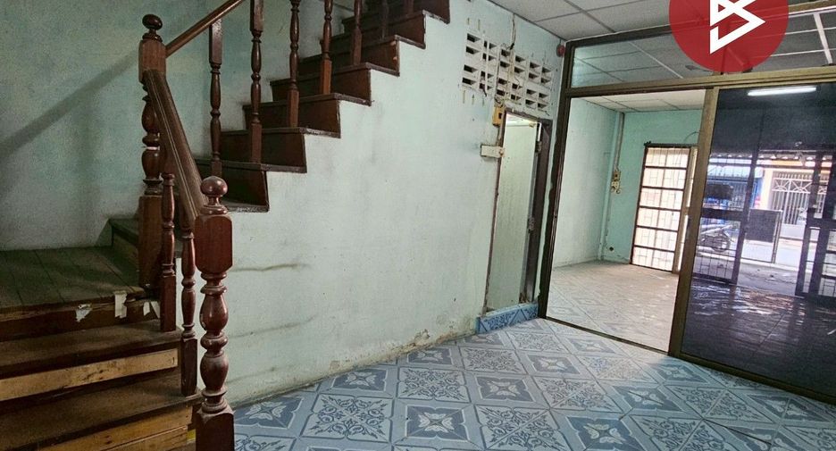 Casa adosada en venta de 2 habitaciones en Mueang Samut Prakan, Samut Prakan