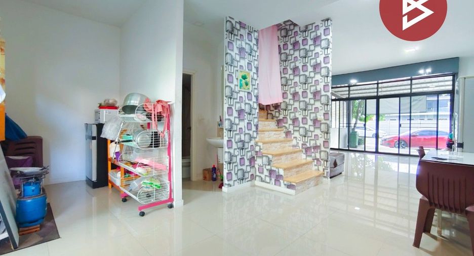 For sale 3 bedrooms townhouse in Phutthamonthon, Nakhon Pathom