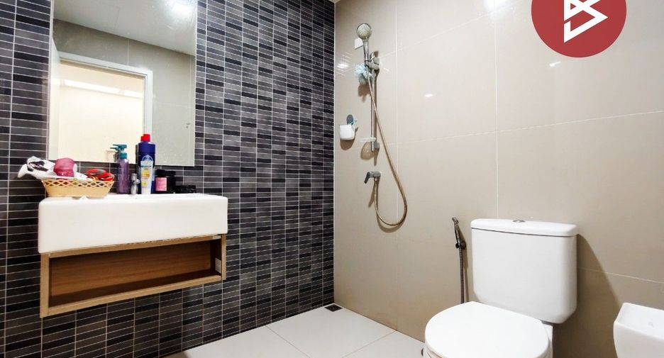 For sale 3 bedrooms townhouse in Phutthamonthon, Nakhon Pathom