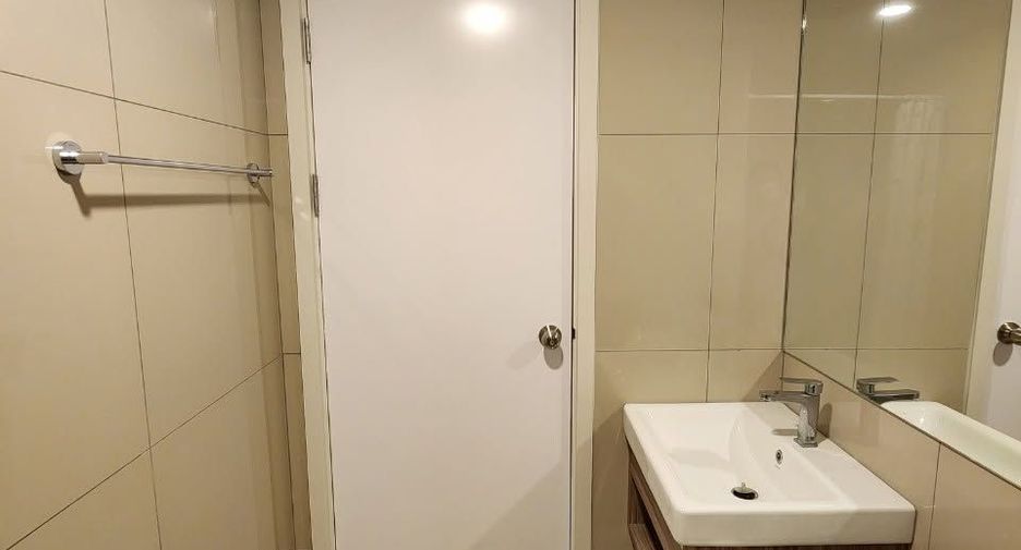Condo en alquiler de 1 habitaciones en Phra Khanong, Bangkok