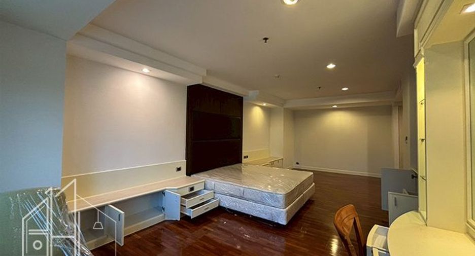 À louer 3 chambres appartement à Khlong Toei, Bangkok