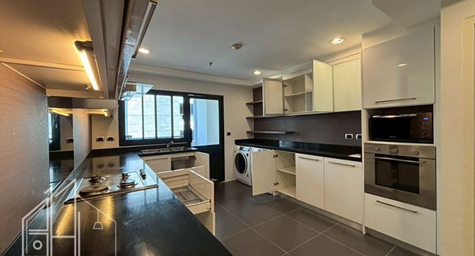 À louer 3 chambres appartement à Khlong Toei, Bangkok