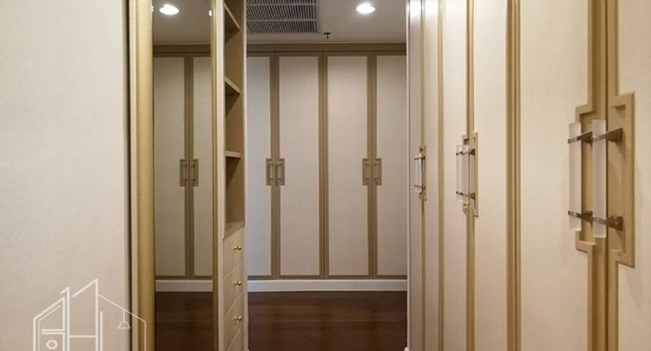 À louer 3 chambres appartement à Khlong Toei, Bangkok