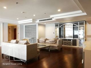 Wohnung zur Miete mit 3 Zimmer in Khlong Toei, Bangkok