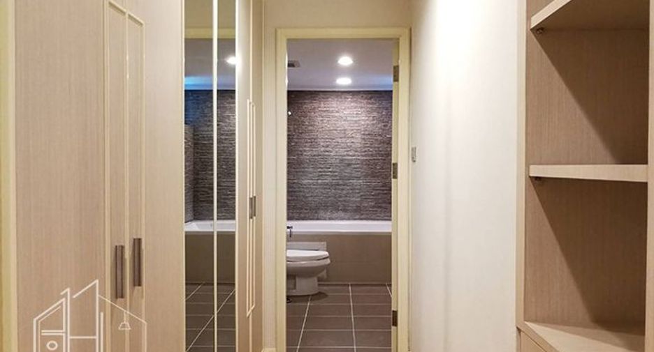 À louer 3 chambres condo à Khlong Toei, Bangkok