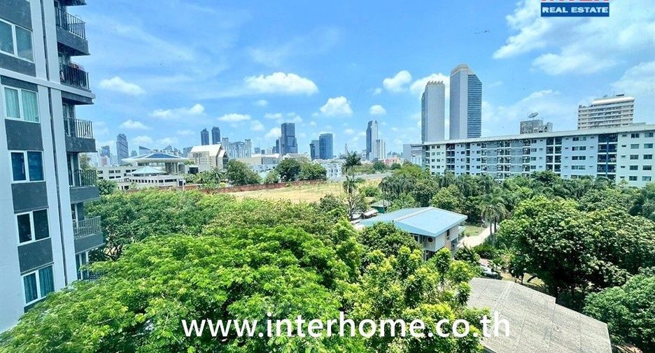 À vendre 1 chambre condo à Huai Khwang, Bangkok