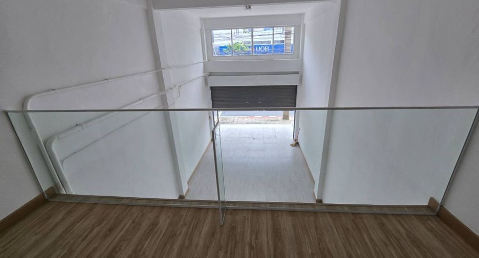 出租 3 卧室 商业空间 在 Wang Thong Lang, 曼谷