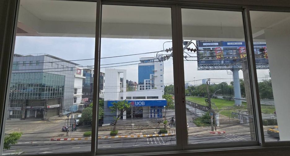 出租 3 卧室 商业空间 在 Wang Thong Lang, 曼谷