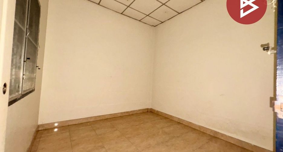 Casa adosada en venta de 3 habitaciones en Mueang Nakhon Sawan, Nakhon Sawan