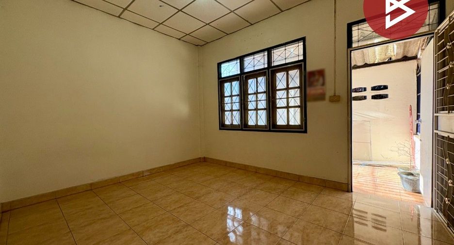 Casa adosada en venta de 3 habitaciones en Mueang Nakhon Sawan, Nakhon Sawan