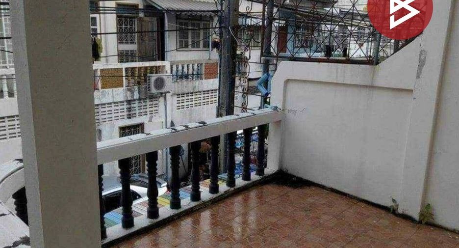Casa adosada en venta de 3 habitaciones en Mueang Nakhon Sawan, Nakhon Sawan