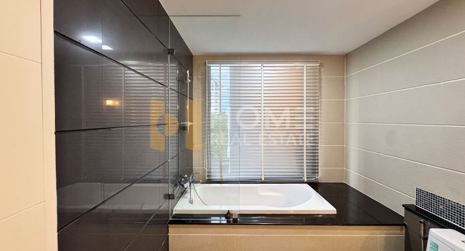 For sale 2 bedrooms condo in Si Racha, Chonburi