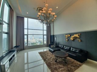 For rent 4 bedrooms condo in Watthana, Bangkok