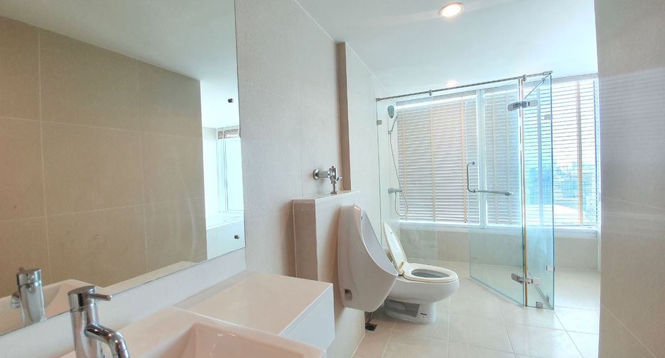 For rent 4 ベッドルーム condo in Watthana, Bangkok