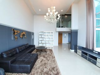 For rent 4 bedrooms condo in Watthana, Bangkok