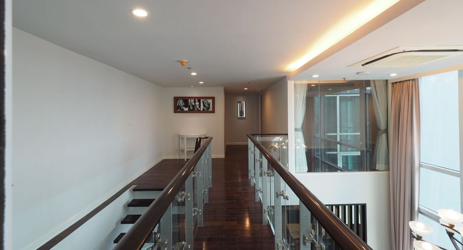 For rent 4 ベッドルーム condo in Watthana, Bangkok