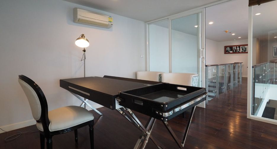 For rent 4 ベッドルーム condo in Watthana, Bangkok