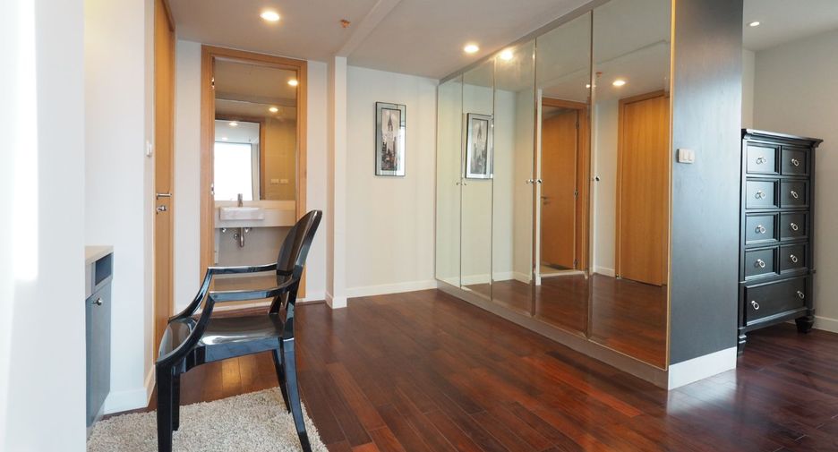 For rent 4 ベッドルーム condo in Watthana, Bangkok