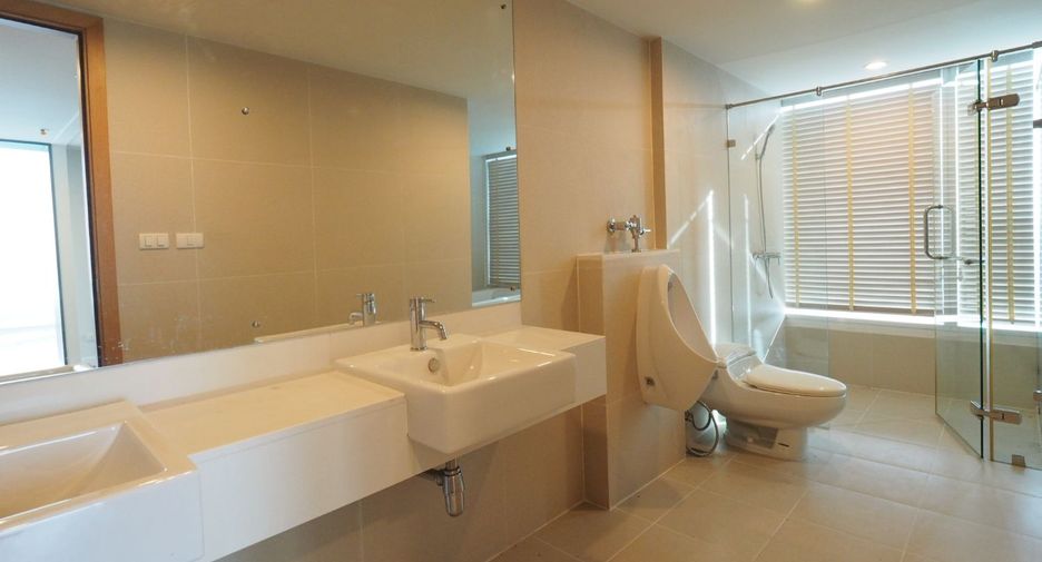 For rent 4 ベッドルーム condo in Watthana, Bangkok