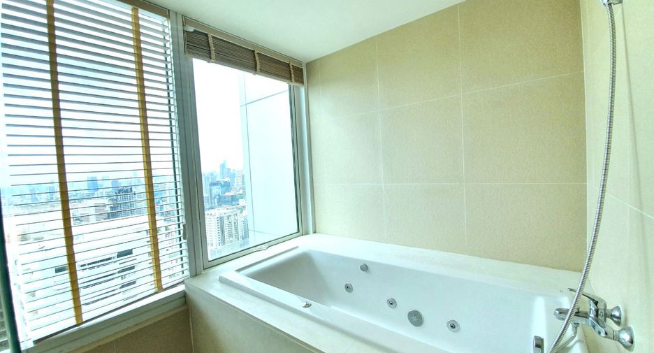 For rent 4 ベッドルーム condo in Watthana, Bangkok