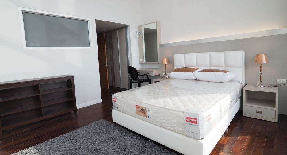 For rent 4 ベッドルーム condo in Watthana, Bangkok