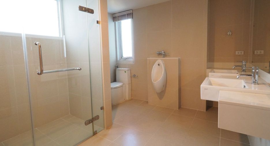 For rent 4 ベッドルーム condo in Watthana, Bangkok