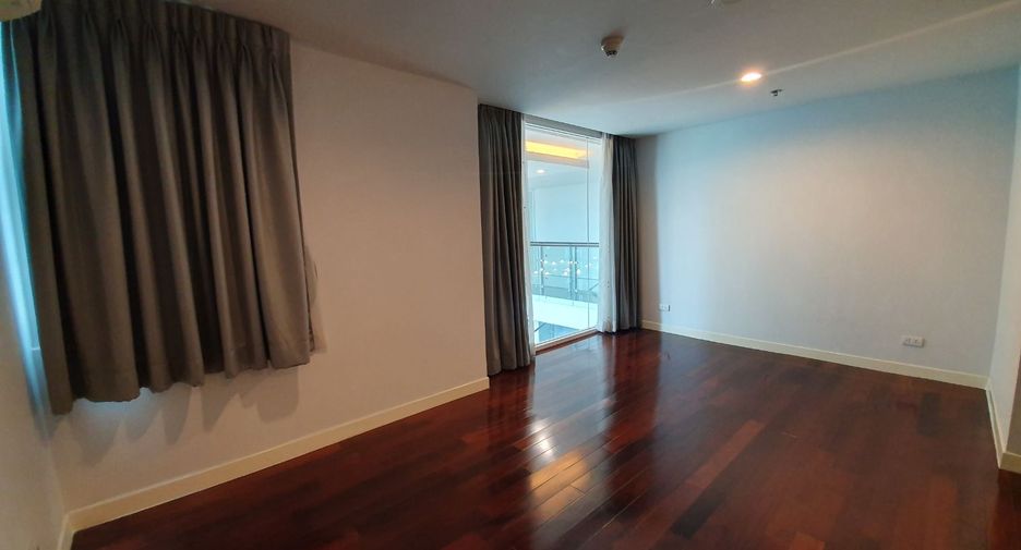 For rent 4 ベッドルーム condo in Watthana, Bangkok