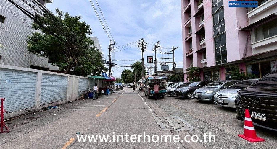For sale 1 bed condo in Suan Luang, Bangkok