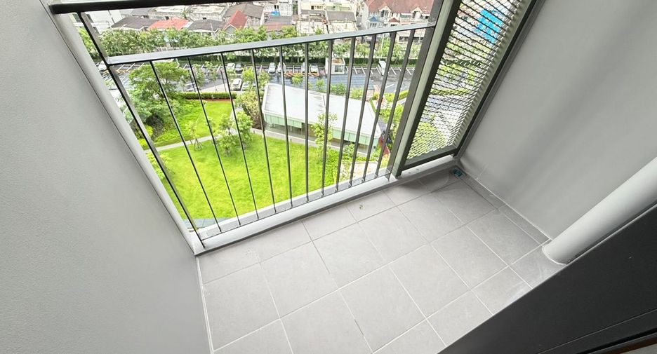 Condo en alquiler de 1 habitaciones en Bang Na, Bangkok
