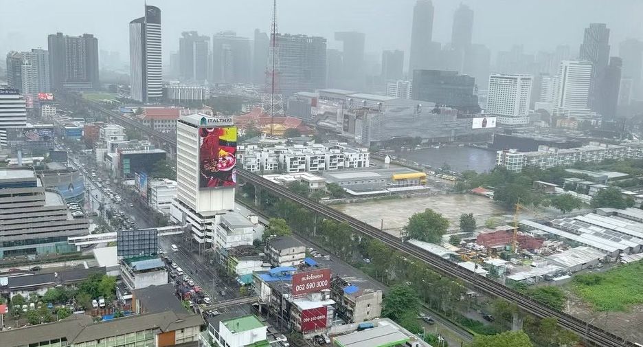 For rent 1 bed condo in Watthana, Bangkok